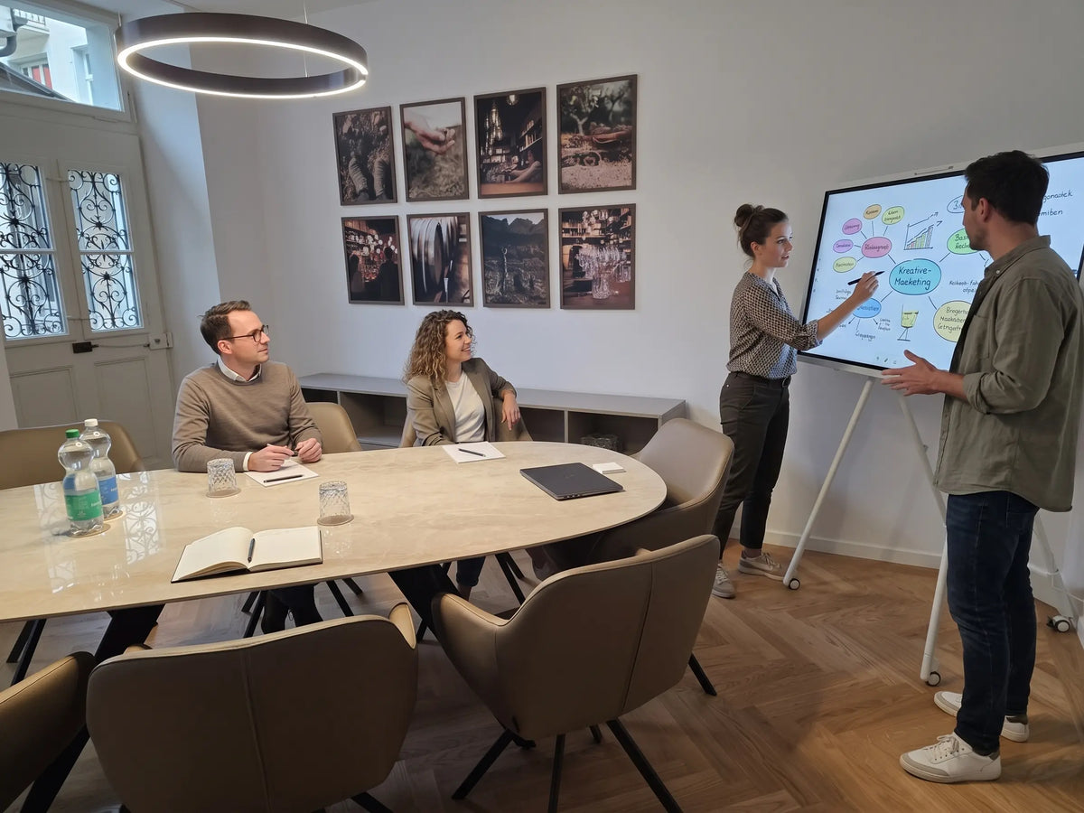Kreativer Workshop im Atelier eminarraum Luzern der Vinothek Hauser.
