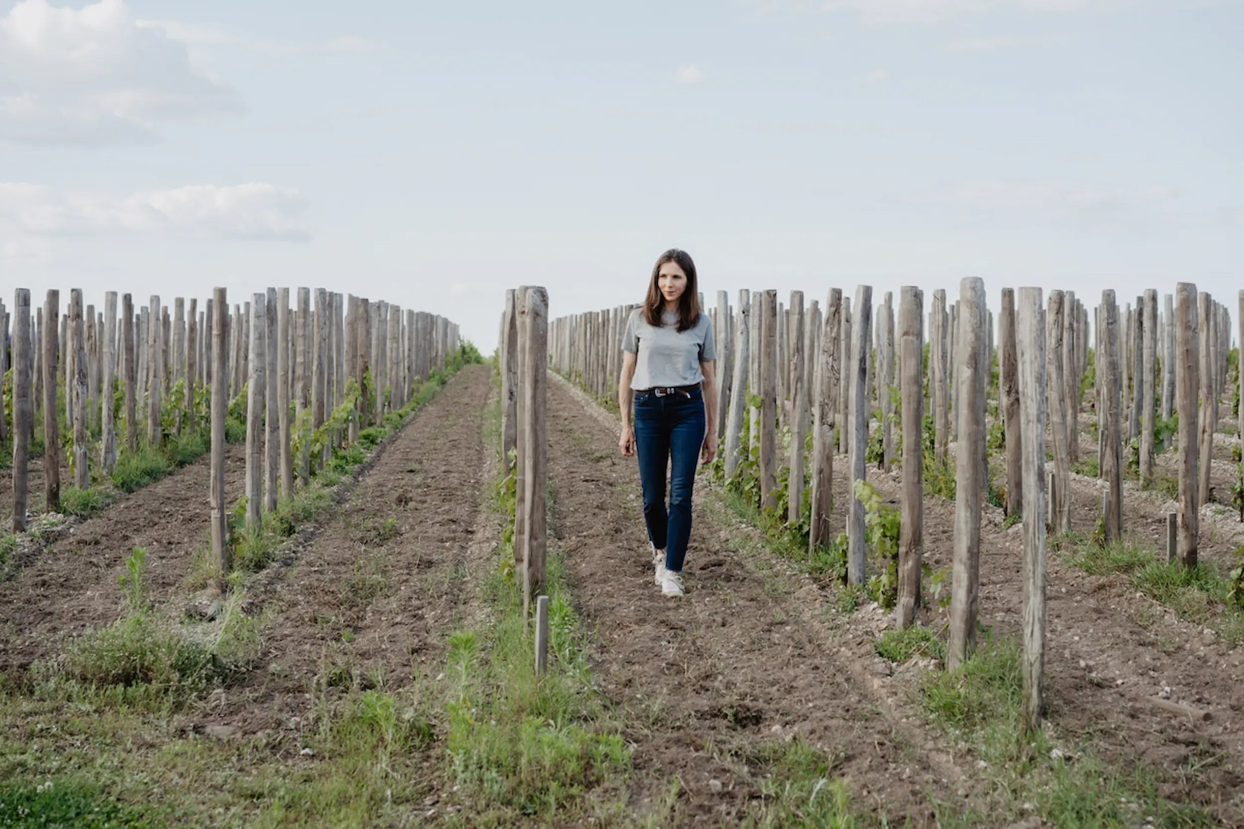 Caroline Frey in Ihren Rebbergen auf Château La Lagune.