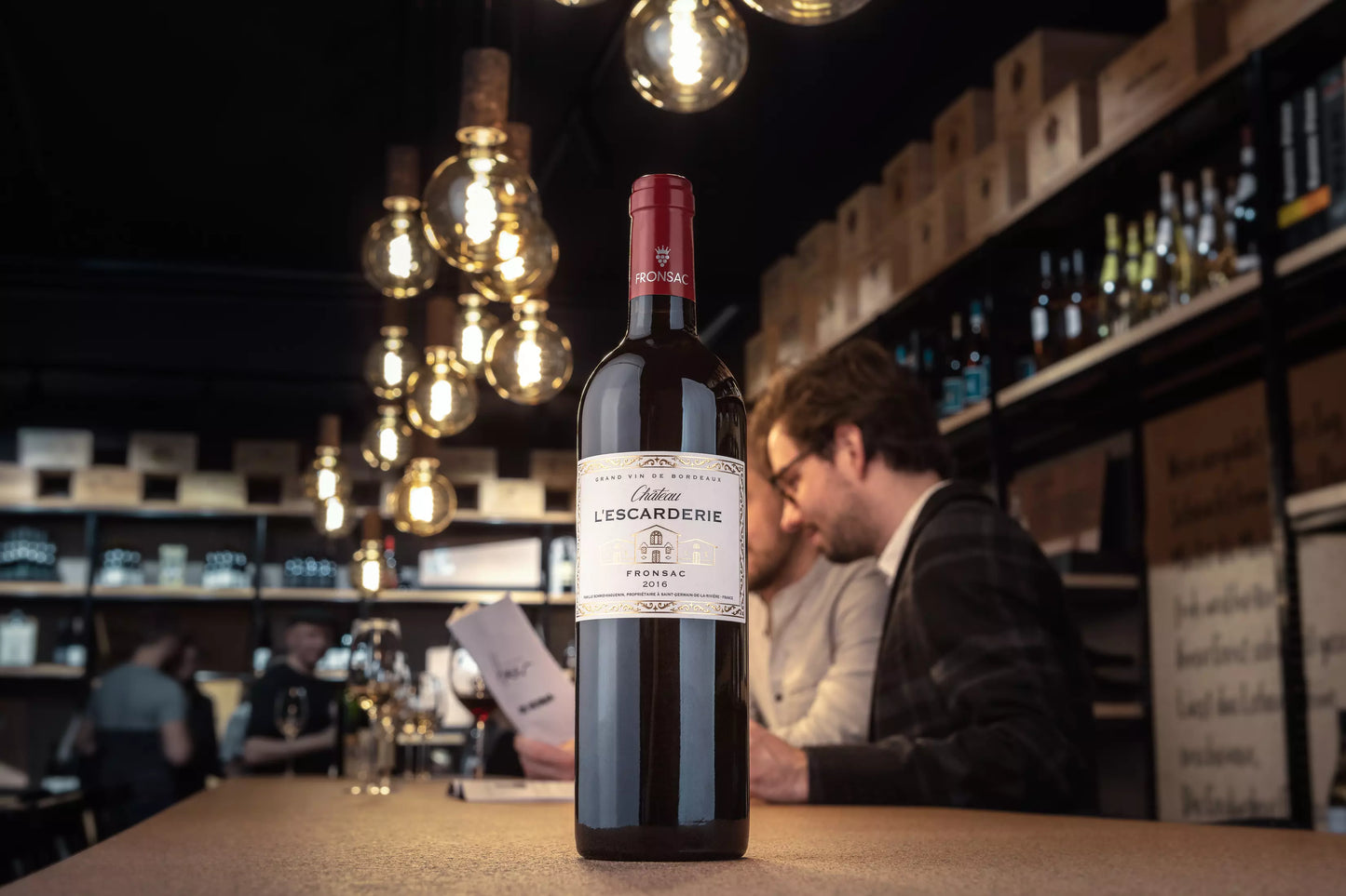Château l'Escarderie auf dem Tisch in der Vinothek Hauser.
