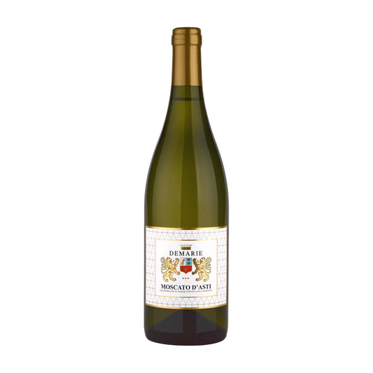 Moscato d'Asti von Demarie freigestellt vor weissem Hintergrund.