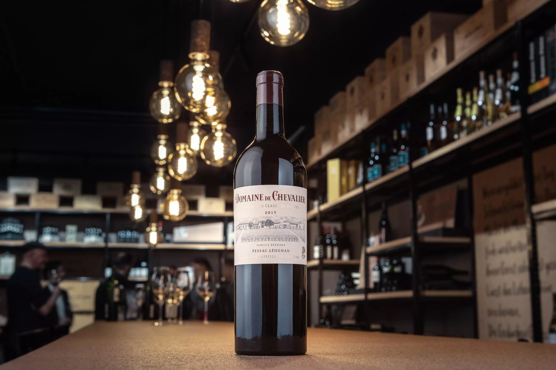 Domaine de Chevalier von Domaine de Chevalier auf dem Tisch in der Vinothek Hauser präsentiert.
