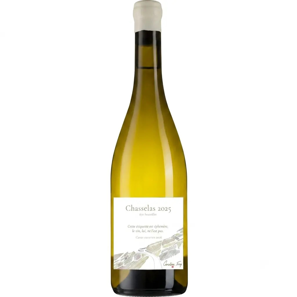 Chasselas von der Domaine Caroline Frey freigestellt mit weissem Hintergrund.