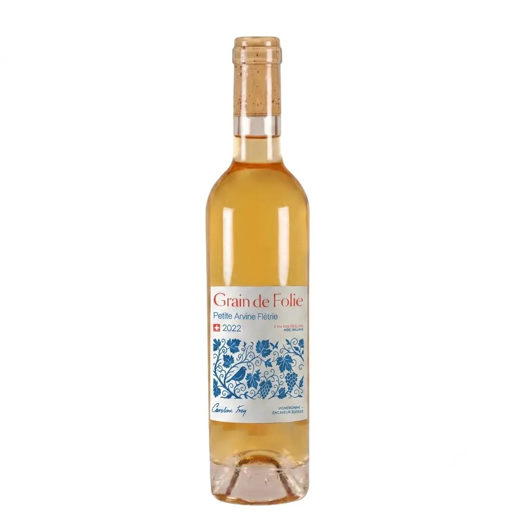 Grain de Folie Petite Arvine Flétrie von der Domaine Caroline Frey freigestellt mit weissem Hintergrund.