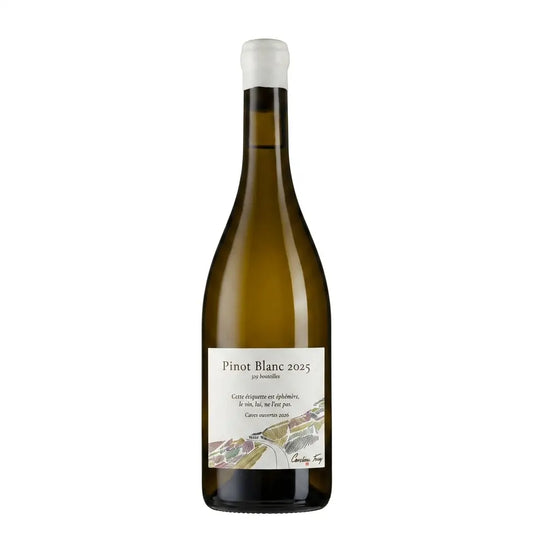 Pinot Blanc von der Domaine Caroline Frey freigestellt mit weissem Hintergrund.