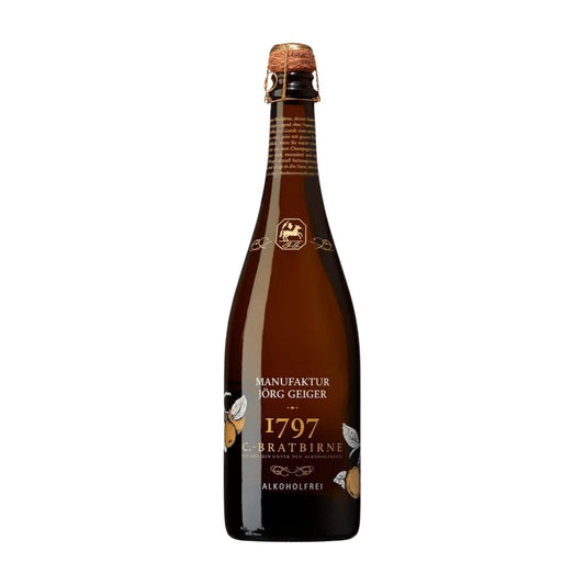 Champagner Bratbirne alkoholfreier Schaumwein von der Manufaktur Jörg Geiger freigestellt mit weissem Hintergrund.