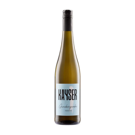 Grauburgunder von Kayser Wein & Sekt freigestellt vor weissem Hintergrund.