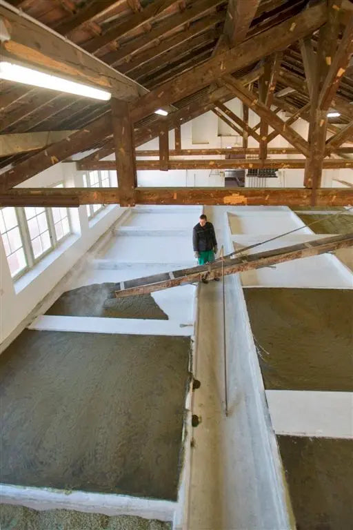 Produktionshalle bei Marius Fabre in der Provence.