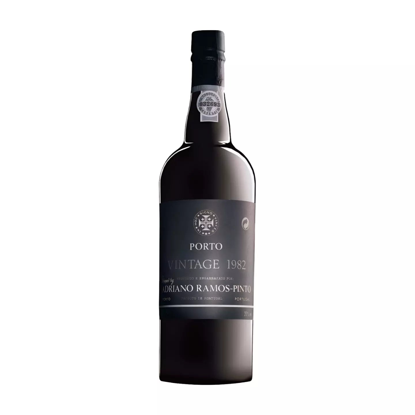 Vintage Port von Ramos Pinto freigestellt mit weissem Hintergrund.