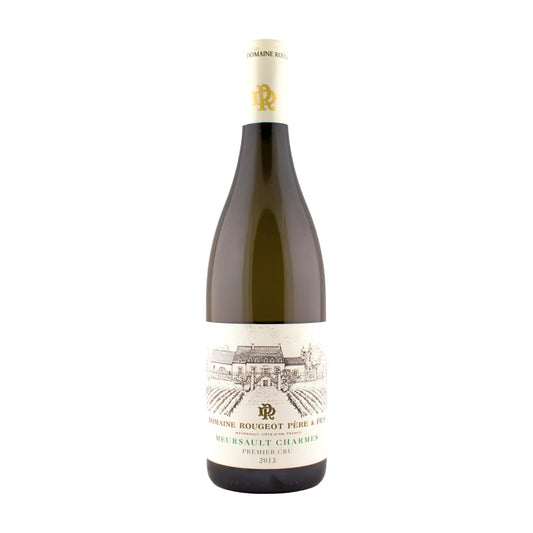 Meursault Charmes Premier Cru von der Domaine Rougeot freigestellt vor weissem Hintergrund.