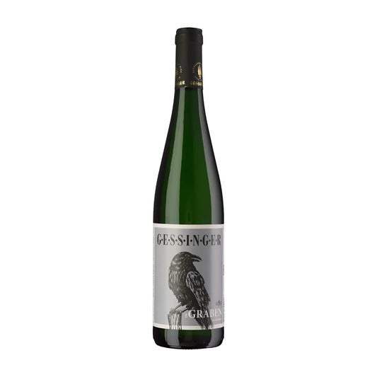 Zeltinger Sonnenuhr Graben Riesling Grosses Gewächs vom Weingut A. Gessinger freigestellt mit weissem Hintergrund.