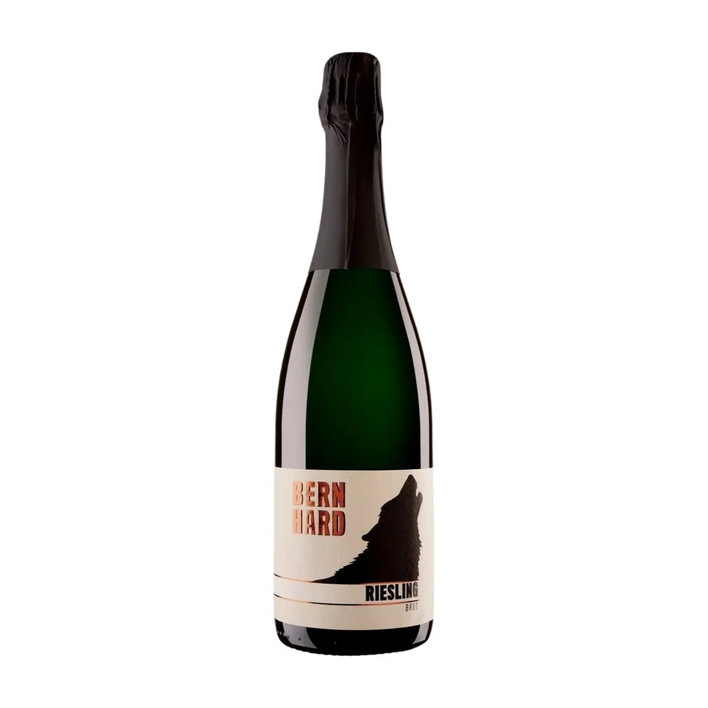 Flasche Riesling Sekt Brut vom Weingut Bernhard vor weissem Hintergrund.
