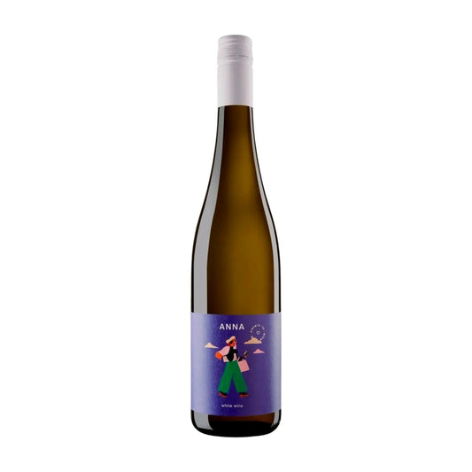 Flasche Starke Anna vom Weingut Bernhard freigestellt vor weissem Hintergrund.