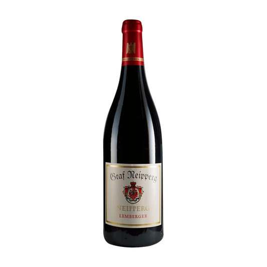 Neipperg Lemberger VDP.Ortswein vom Weingut Graf Neipperg freigestellt vor weissem Hintergrund.
